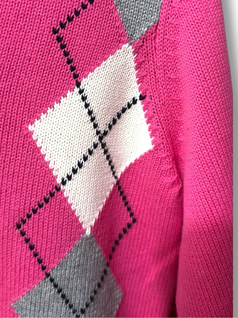 IZOD Golf | VTG Y2K 100% Cotton Women's Hot Pink White Argyle V-Neck Sweater(M) - Picture 10 of 14